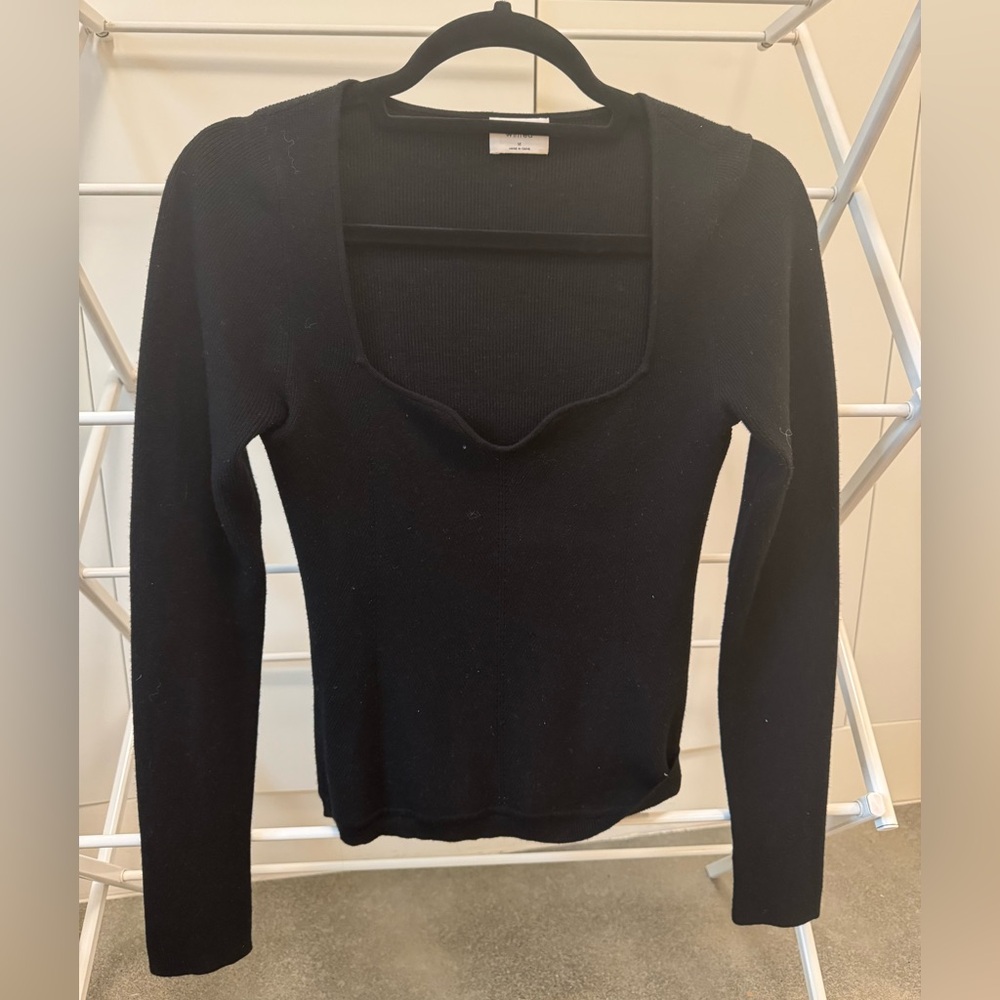 Wilfred knit long sleeve black sweater sz M